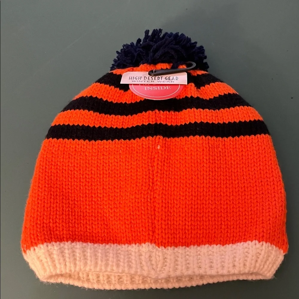 High Desert Gear child’s winter knit cap. Bear face. Size L/XL NWT